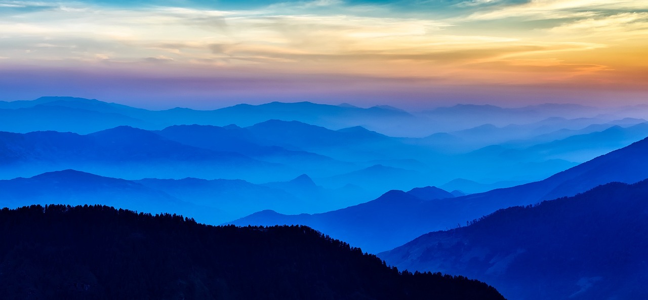 nepal, sunrise, mountains-2184940.jpg